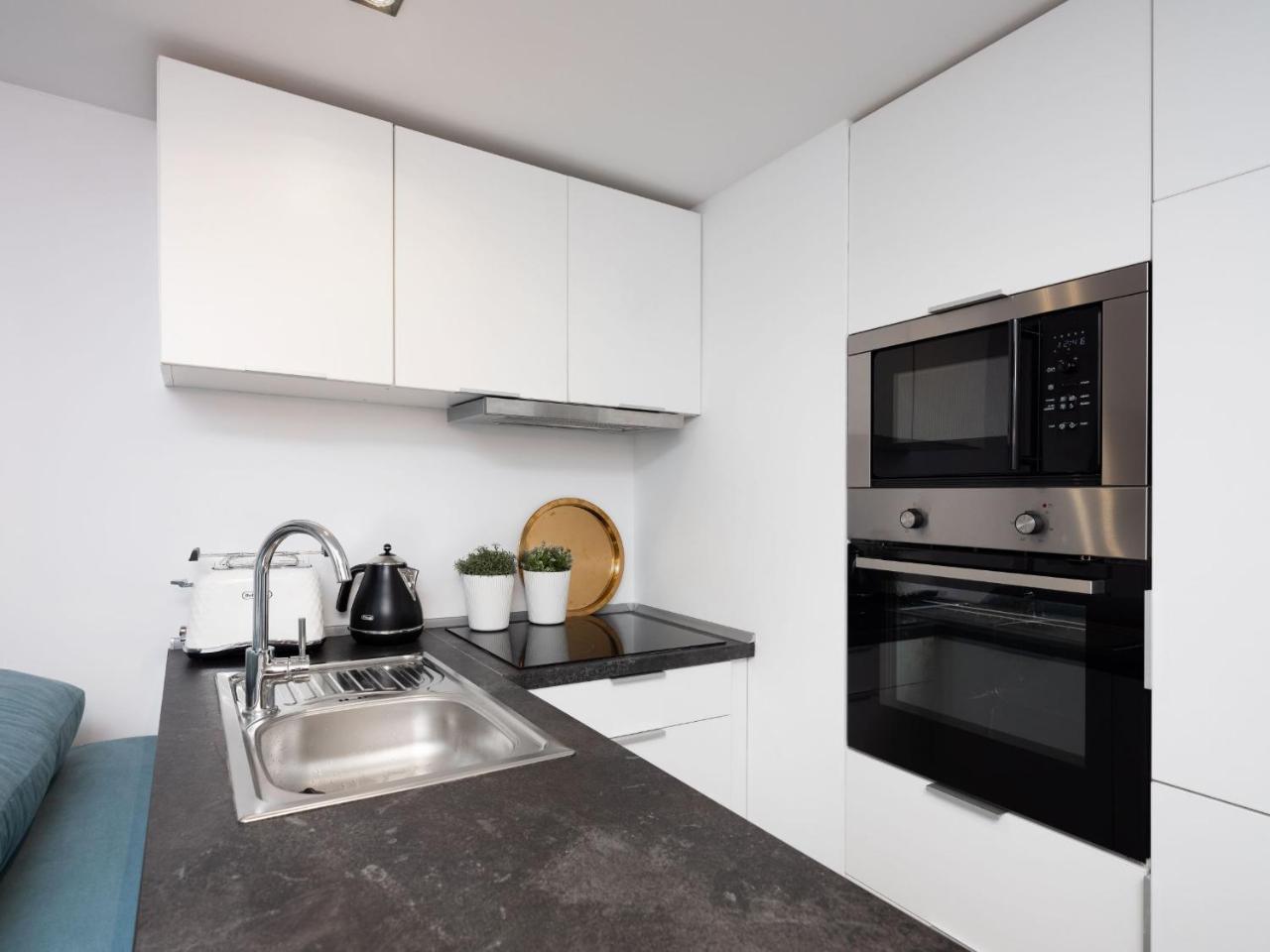 Lofts Cracow Apartments - City Center 크라쿠프 외부 사진